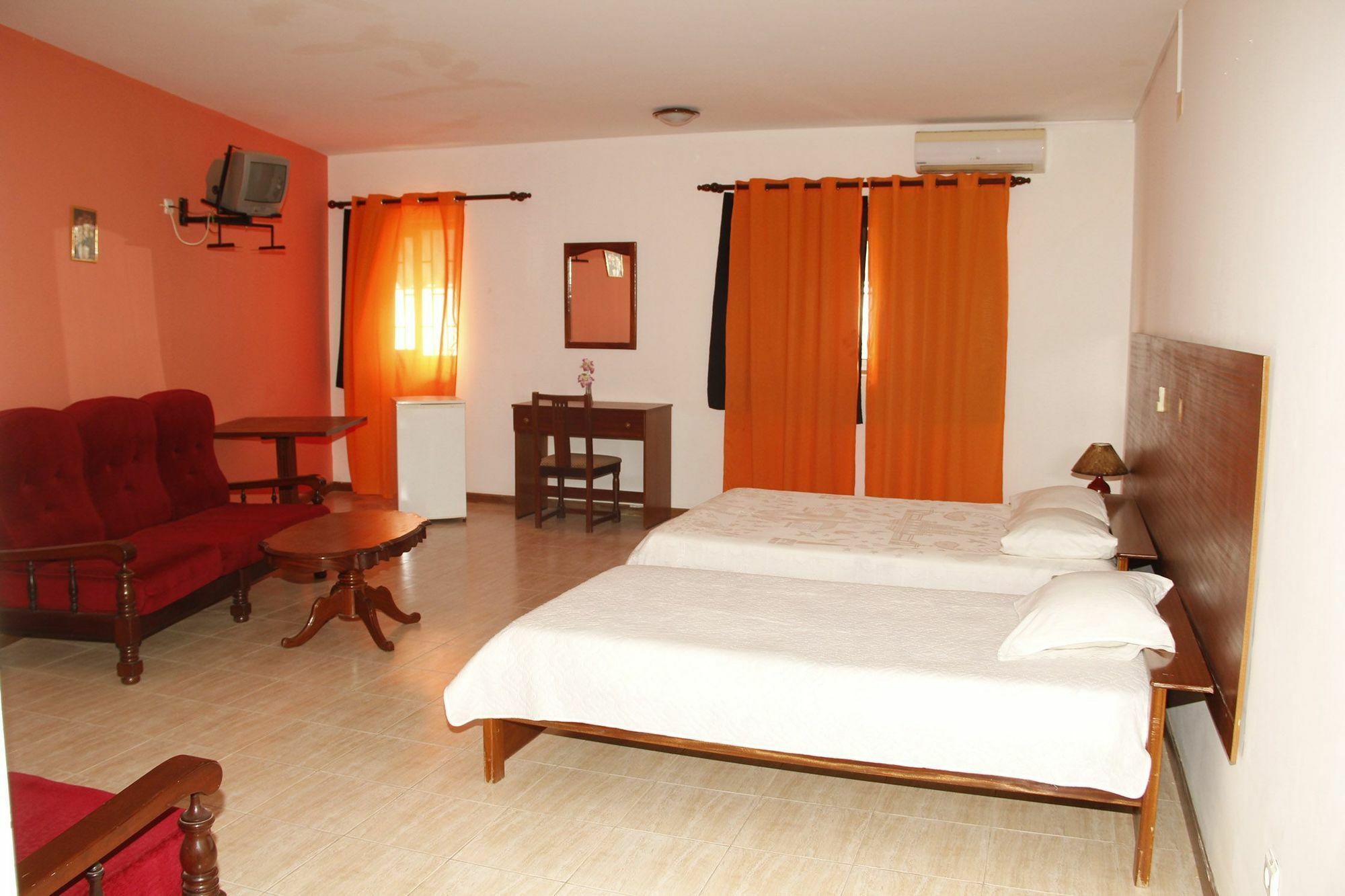 Residencial Laginha (Adults Only) Bed and Breakfast Mindelo Esterno foto